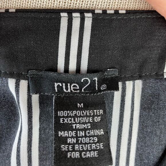 Rue 21 Black and White Striped Dress Size M EUC - Picture 7 of 7